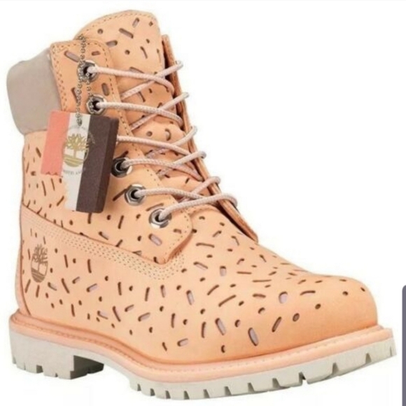 Timberland Boots - Picture 2 of 2